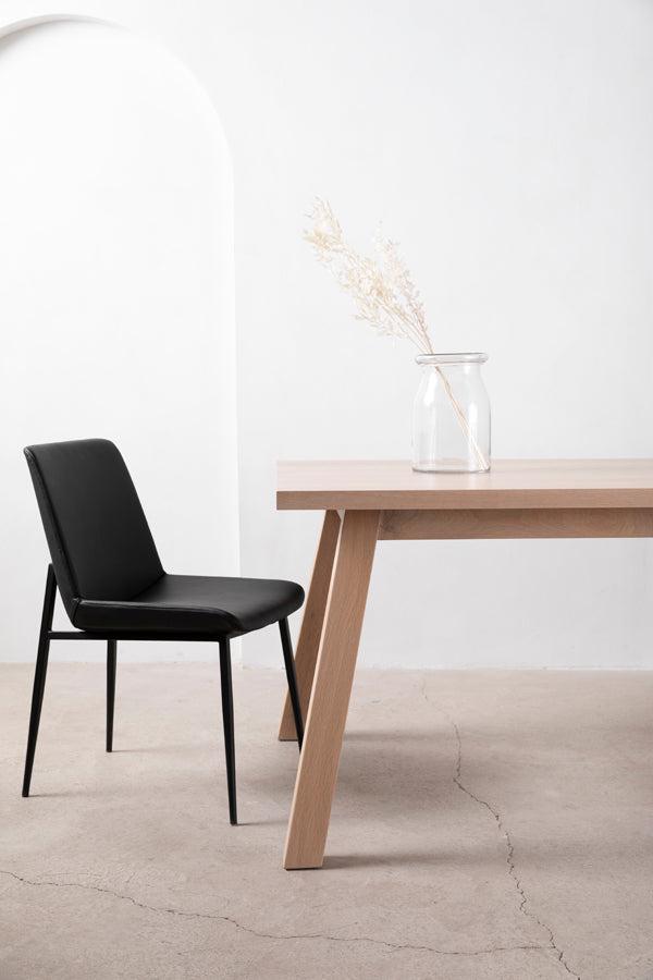 scandi dining table - detail